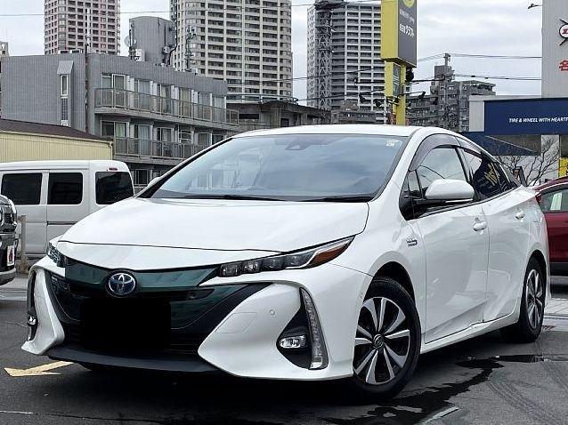 2018 Toyota Prius PHV