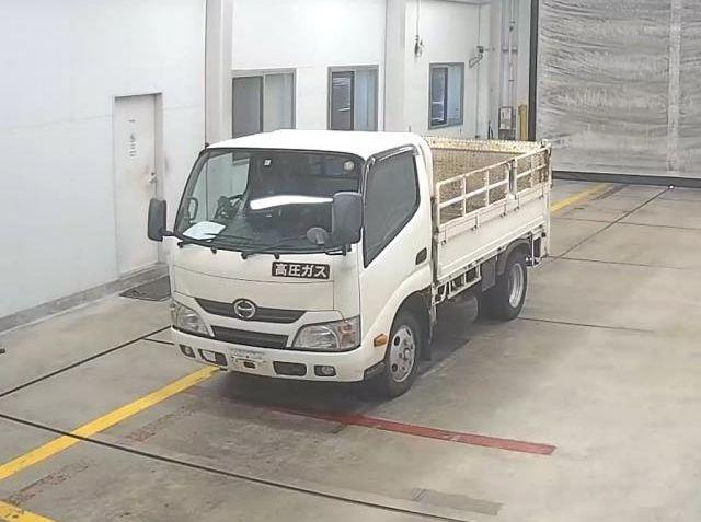 Hino Dutro 2014