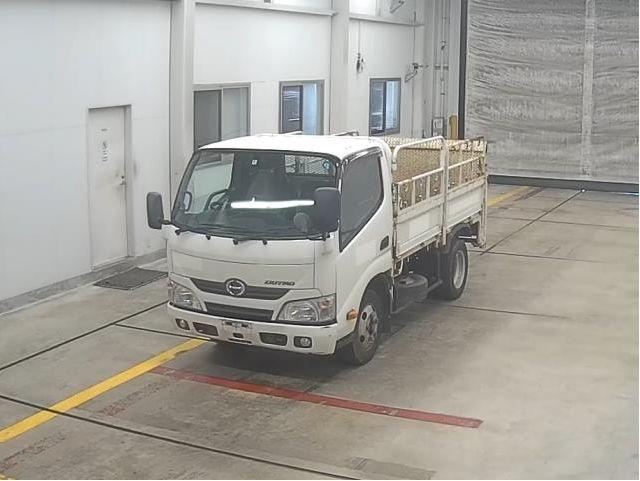 Hino Dutro 2013