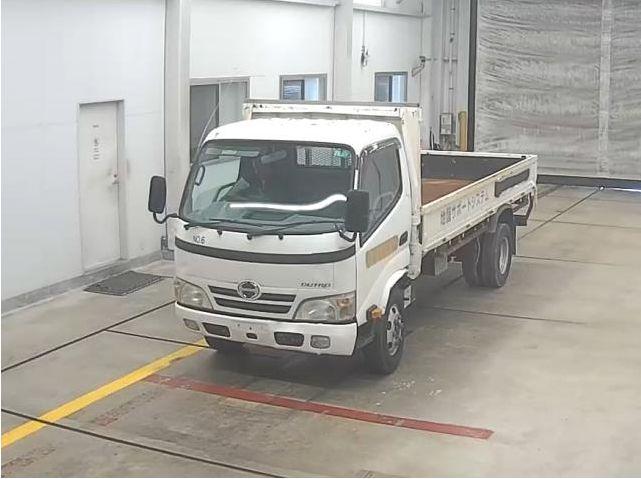 Hino Dutro 2011