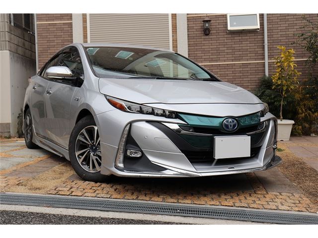 Toyota Prius PHV A – Modellista Aero – Modellista Alloy Wheels – JBL Sound