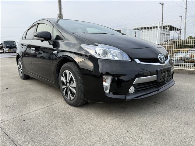 Toyota Prius PHV G