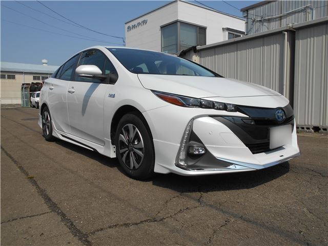 Toyota Prius PHV A Premium