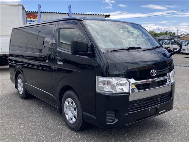 Toyota Hiace DX GL Package 5-door, 6-seater