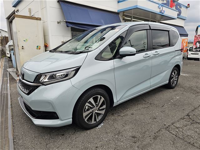 Honda Freed HV G – Genuine Navigation System – Rear Seat Monitor – Front and Rear Dashcam – Heated Seats – Half Leather Seats