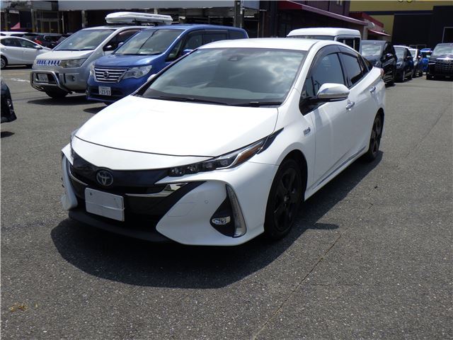 Toyota Prius PHV A