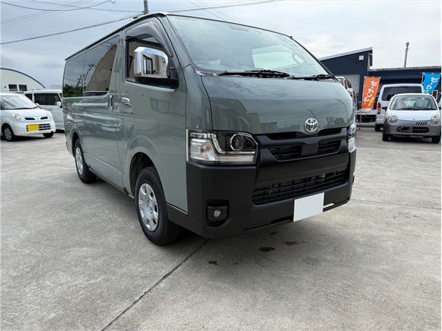 Toyota Hiace Super GL 5-door Van 2.8DT Super GL Long 4WD