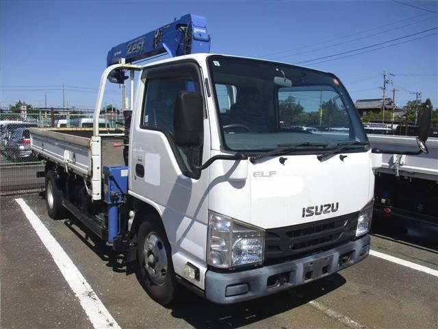 Isuzu Elf Crane