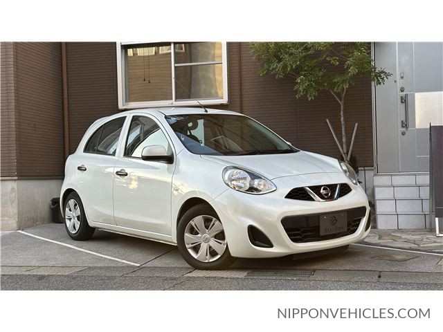 Nissan March S, genuine navigation system, full-segment TV, non-smoking, Bluetooth.
