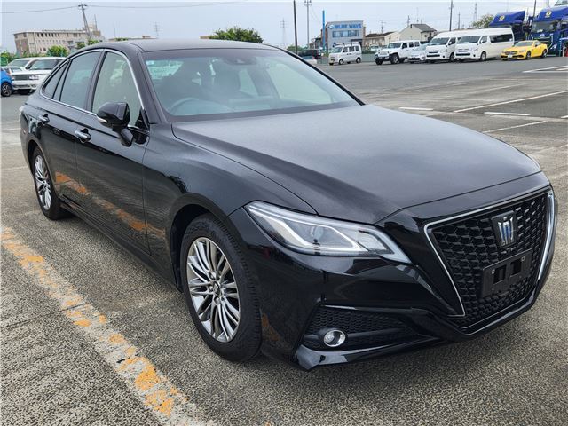 2024 Toyota Crown Hybrid S – 12.3-inch display – 360-degree camera – Safety Sense